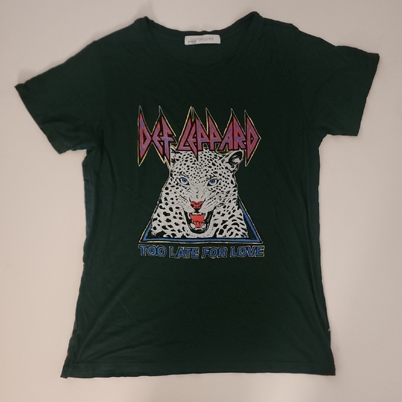 Dreamers Green Graphic Tee - Short Sleeve